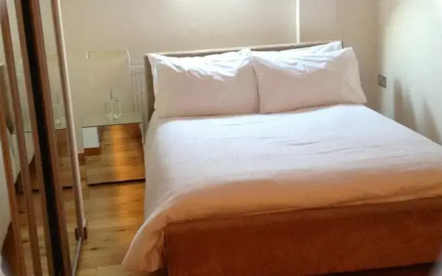 Numer 3 , Flat 12 Lorne Park Road