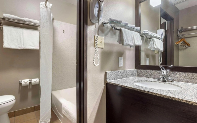 Comfort Inn & Suites Northern Kentucky