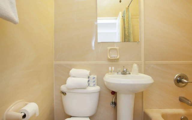 James Hotel - Near Miami Beach Convention Center