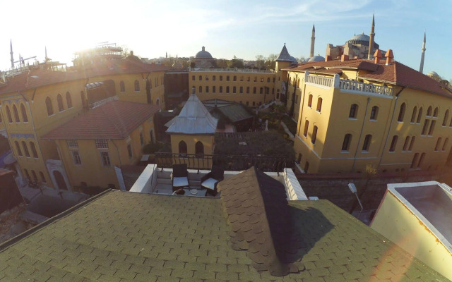 Berk Guesthouse - 'Grandma's House'