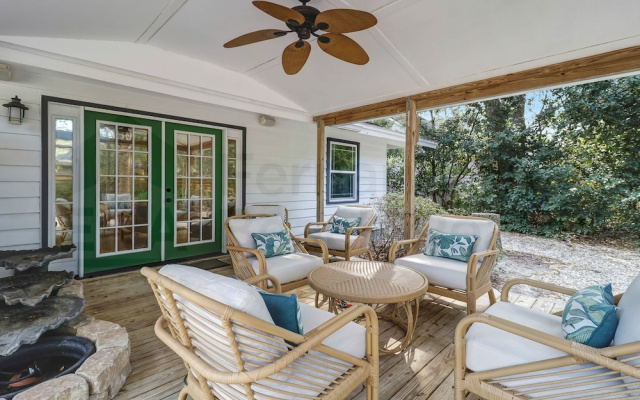 223 Lighthouse Circle