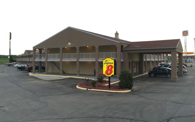Deluxe Inn & Suites