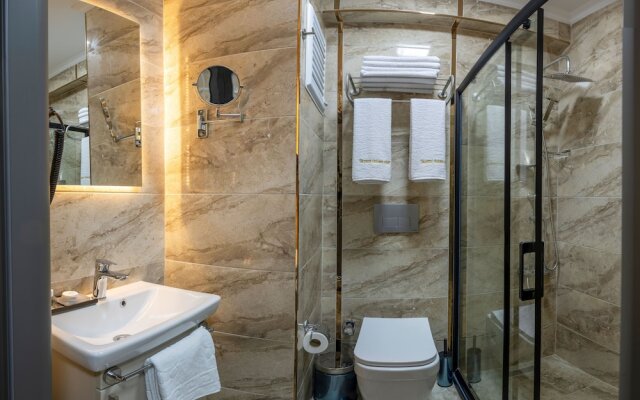 Skystar Deluxe Hotel