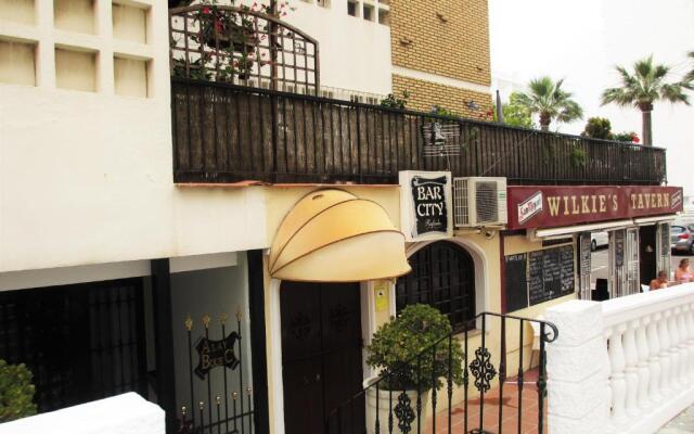 Playa Benalmadena-Alay, piscina, parking