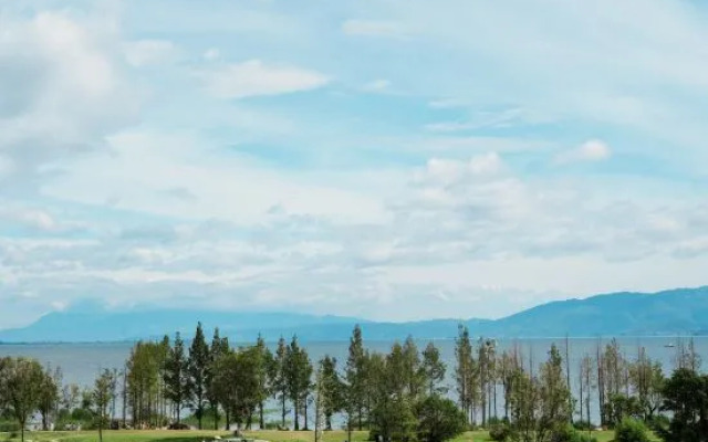 On the wind and cloud inn