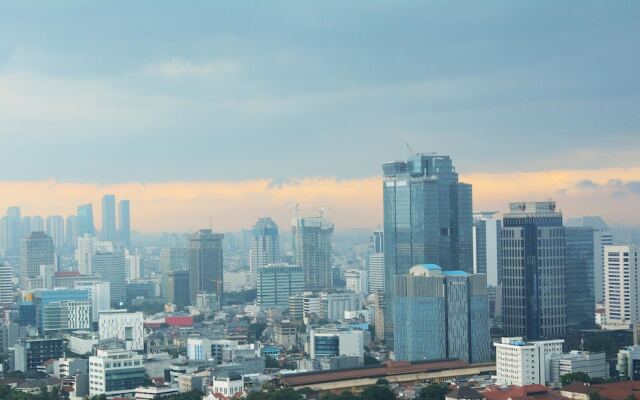 New Studio Menteng Park Apartment with City View