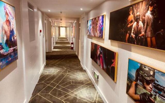 Yuxi Jiangxin E-Sports Hotel