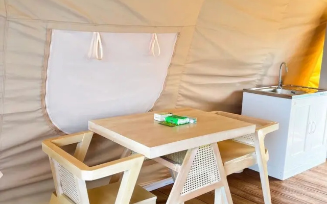 Floating Home in Reef Resort Unit 1