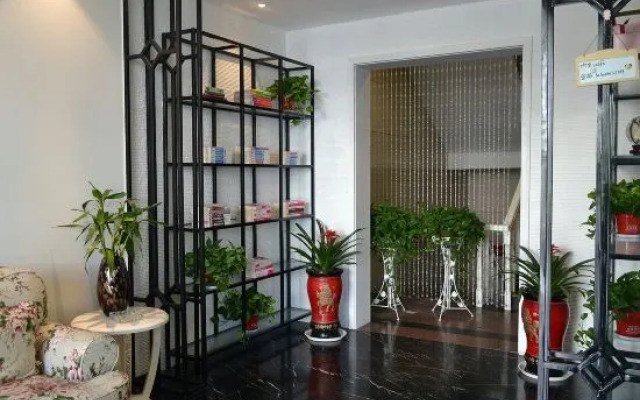 Dengfeng Baroque Hotel