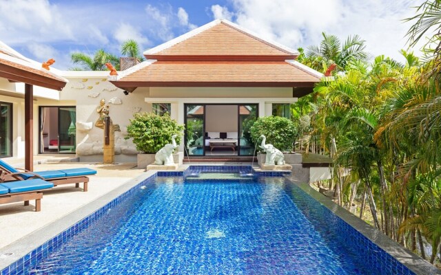 Boutique 3BR Pool Villa Bianca NaiHarn