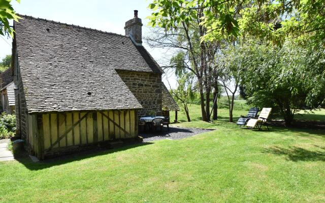 Cozy Holiday Home in Ceauce near Lake