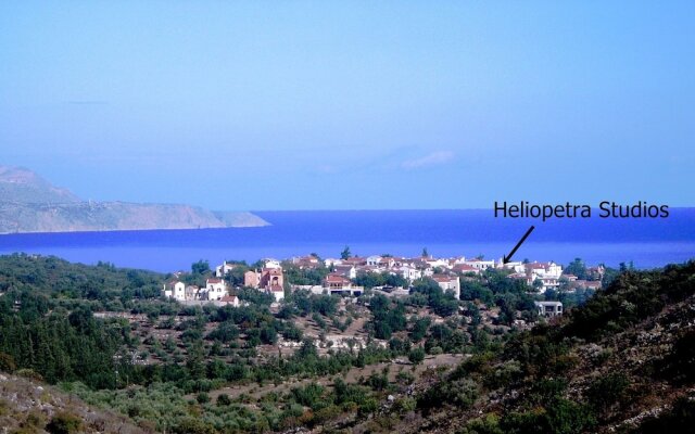 Heliopetra independant studios -village close to beaches -sharing a large pool