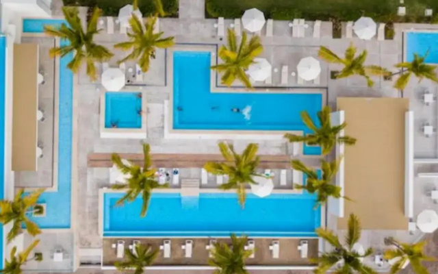 Apartamento con Piscina Frente al Mar en Puerto Vallarta