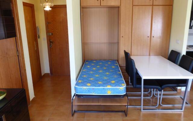 Apartment with side seaview 60 meters from sea