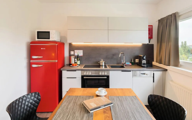 URBAN ISLAND - Riverside Apartments