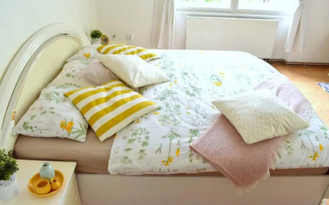 AIRSTAY PRAGUE - 3 BEDROOM residence with SAUNA