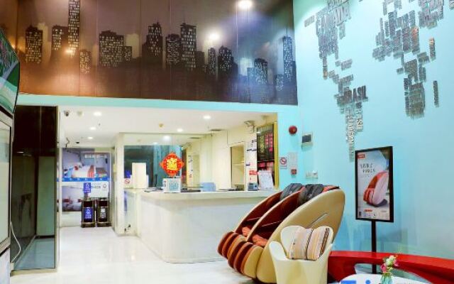 Royal Marina Hotel