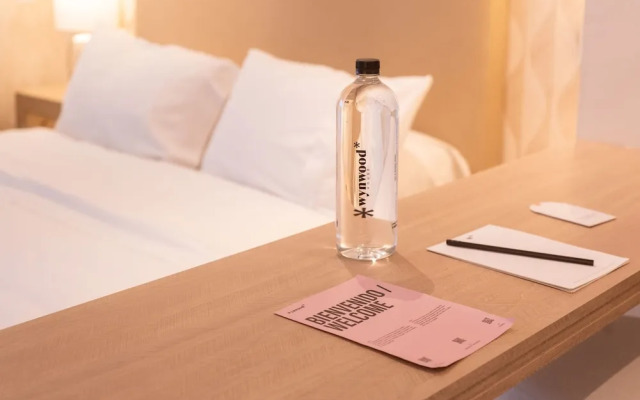 w Comfortable Loft w Balcony in Crespo