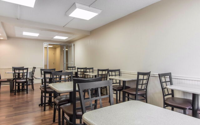 Baymont Inn and Suites Joplin