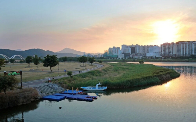 Ulsan Dalbit Eunhasu Guest House