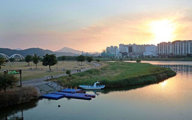 Ulsan Dalbit Eunhasu Guest House