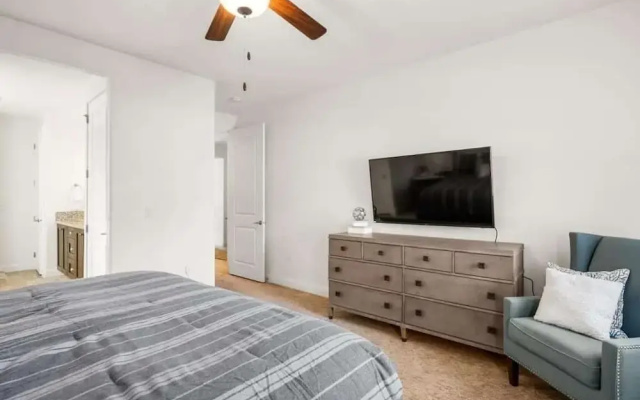 Desert Solitaire #101 6 Bedroom Townhouse