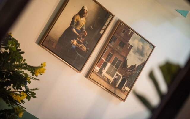 Shanghai Art Inn Vermeer