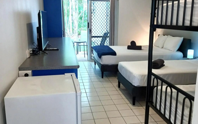 Coral Beach Lodge