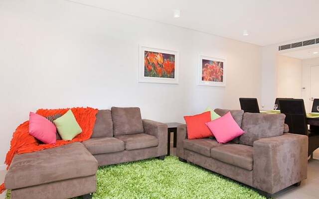 Saltwater Suites - 1, 2 & 3 Bed Waterfront Apartments