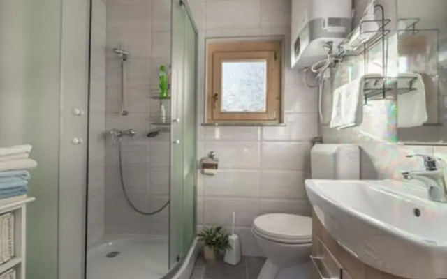 Log Cabin Forest Chalets