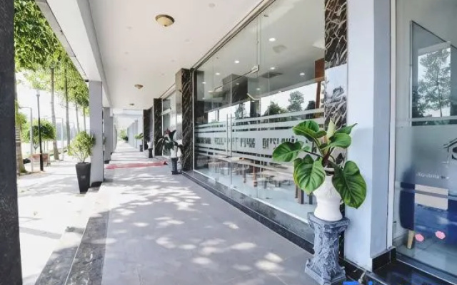 Chau Giang Hotel – Outside – Thu Dau Mot