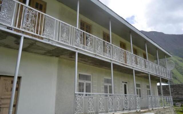 Manonis Guest House