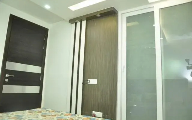 Waris Guest House Noida, Sec-30