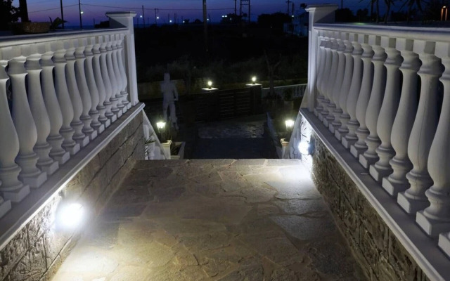 Bungalow Next TO THE Beach IN Malia