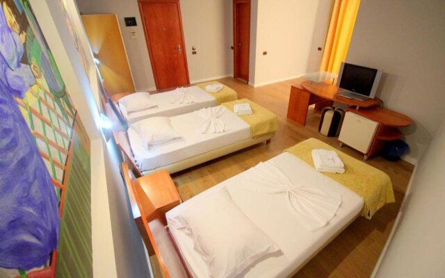 Hotel Saranda International