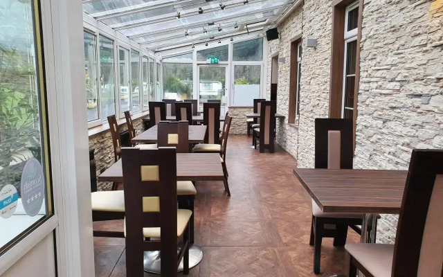 The Cot House Inn