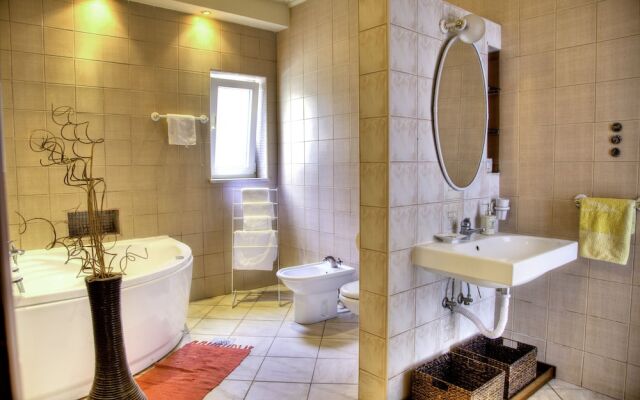 Apartment and Rooms Vilma