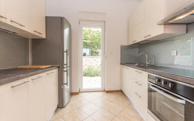 Nice Apartment in Maslenica With 2 Bedrooms and Wifi