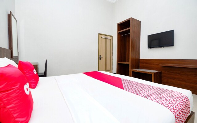 Hotel Kencana by OYO Rooms
