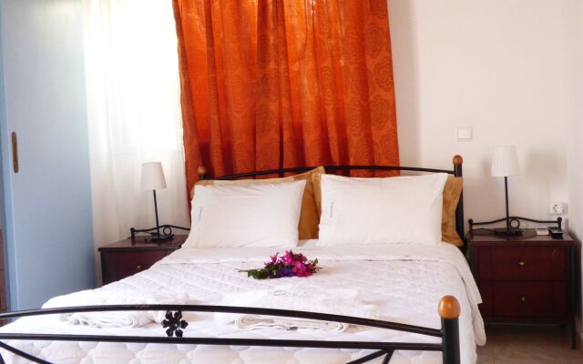 Tinos Heritage Plateia