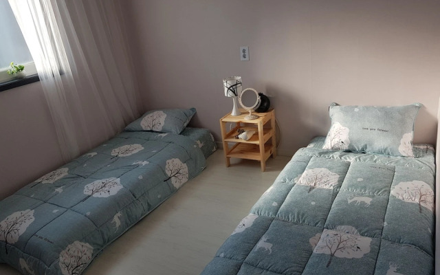 We Home Guesthouse - Hostel