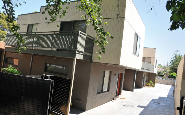 National Hotel Complex and Bendigo Central Apartments