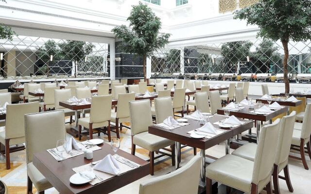 Sunday Hotel Holiday International Dubai