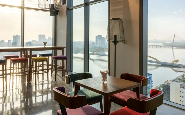 Wink Hotel Danang Centre - 24hrs Stay