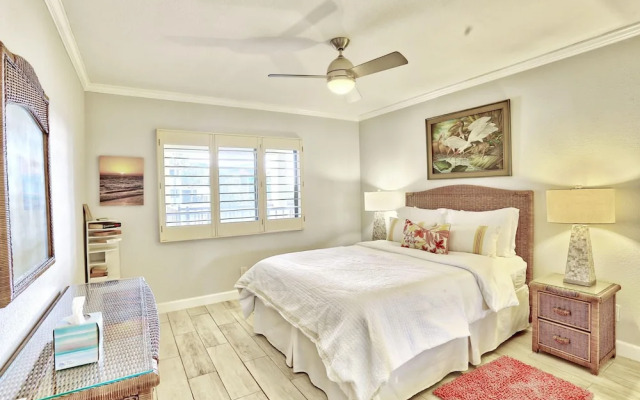 Land's End 10-303 Beach Front - Premier