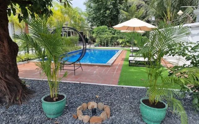 Coconut Paradise Bungalow Kampot