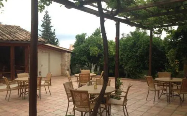 Отель Pyrgos Of Mystra