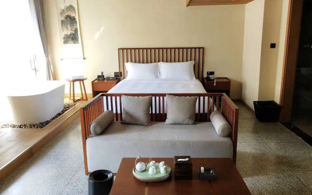 Yue Xi Shan Ju Resort