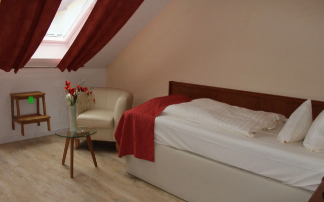 Arador-City Hotel