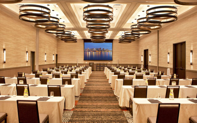 Hotel Commonwealth